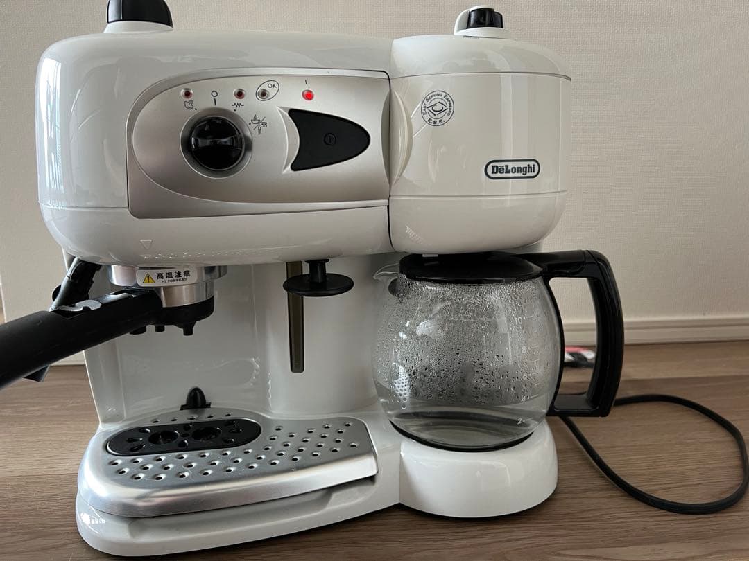 デロンギ　エスプレッソ　コーヒーメーカー　BCO261N-W