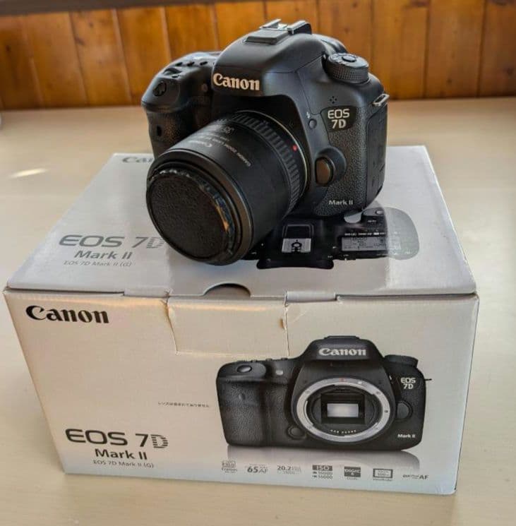 Canon EOS 7D Mark II とレンズ(35-70)