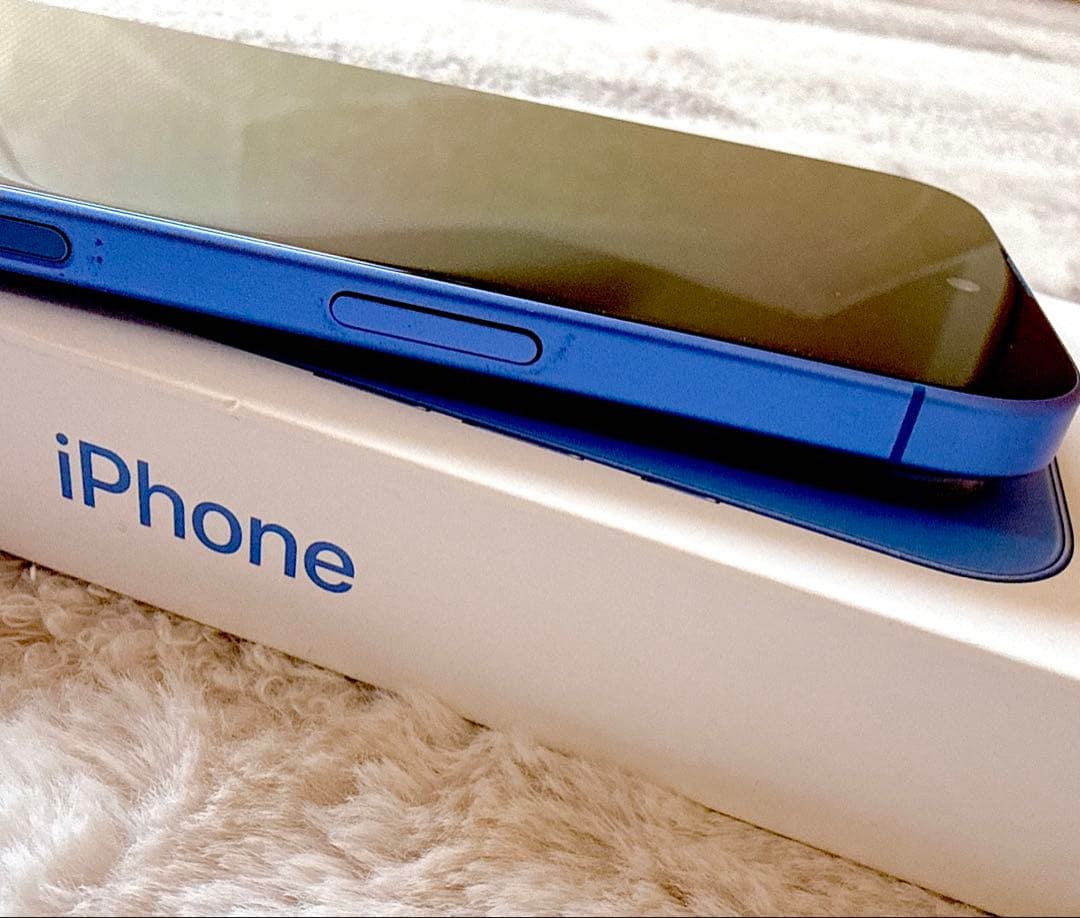 【美品】 Apple iPhone 16 ウルトラマリン SIMフリー