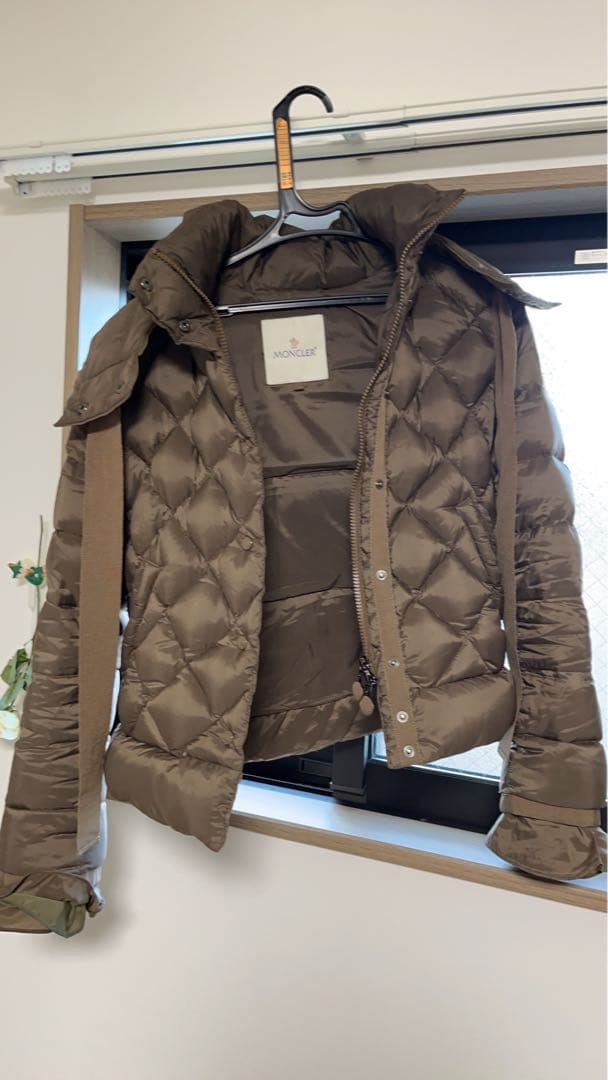 MONCLER カーキブラウン ダウンジャケット