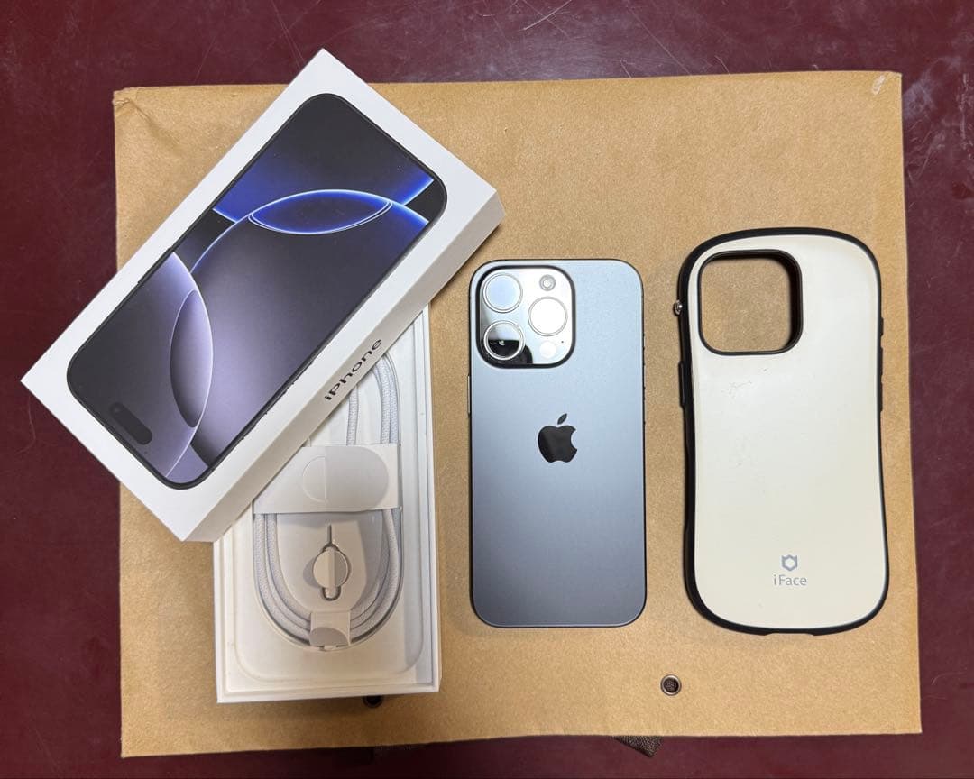 【値下げ中】iphone16pro 128GB ブラックチタニウム ケース付き