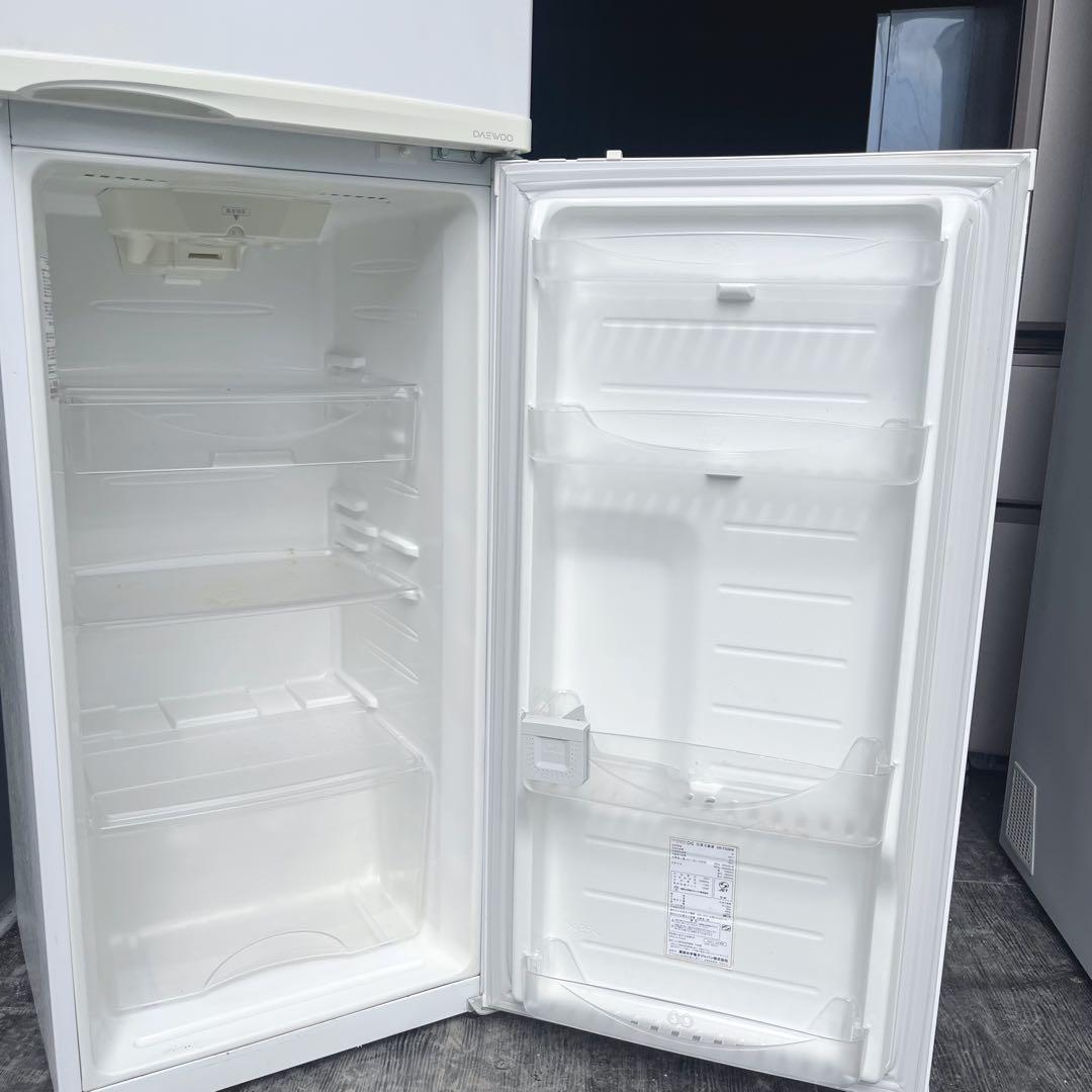 114取付無料！完動品！格安早い者勝ち！おしゃれホワイト大きめ227L冷蔵庫