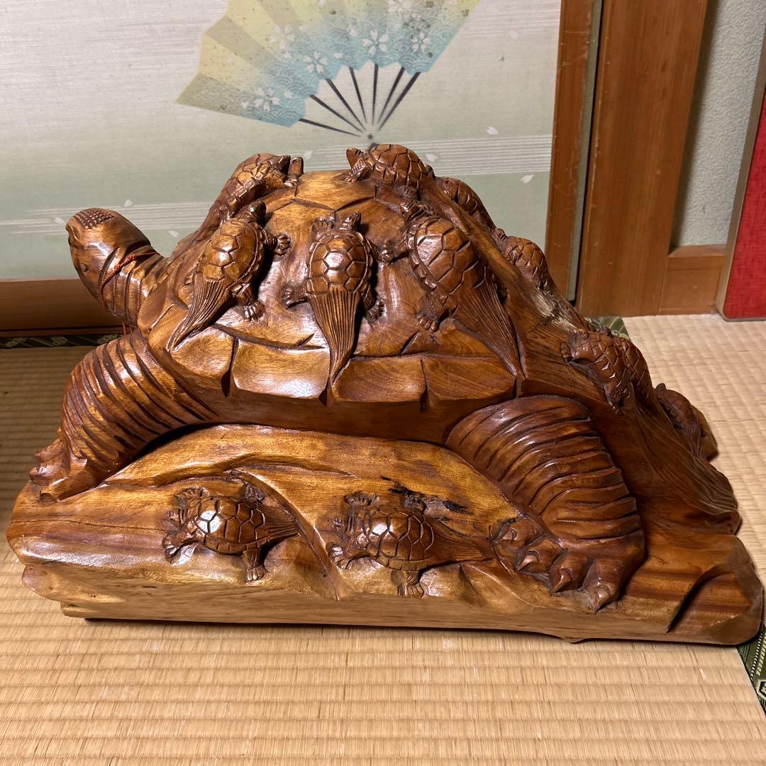 木の置物　亀