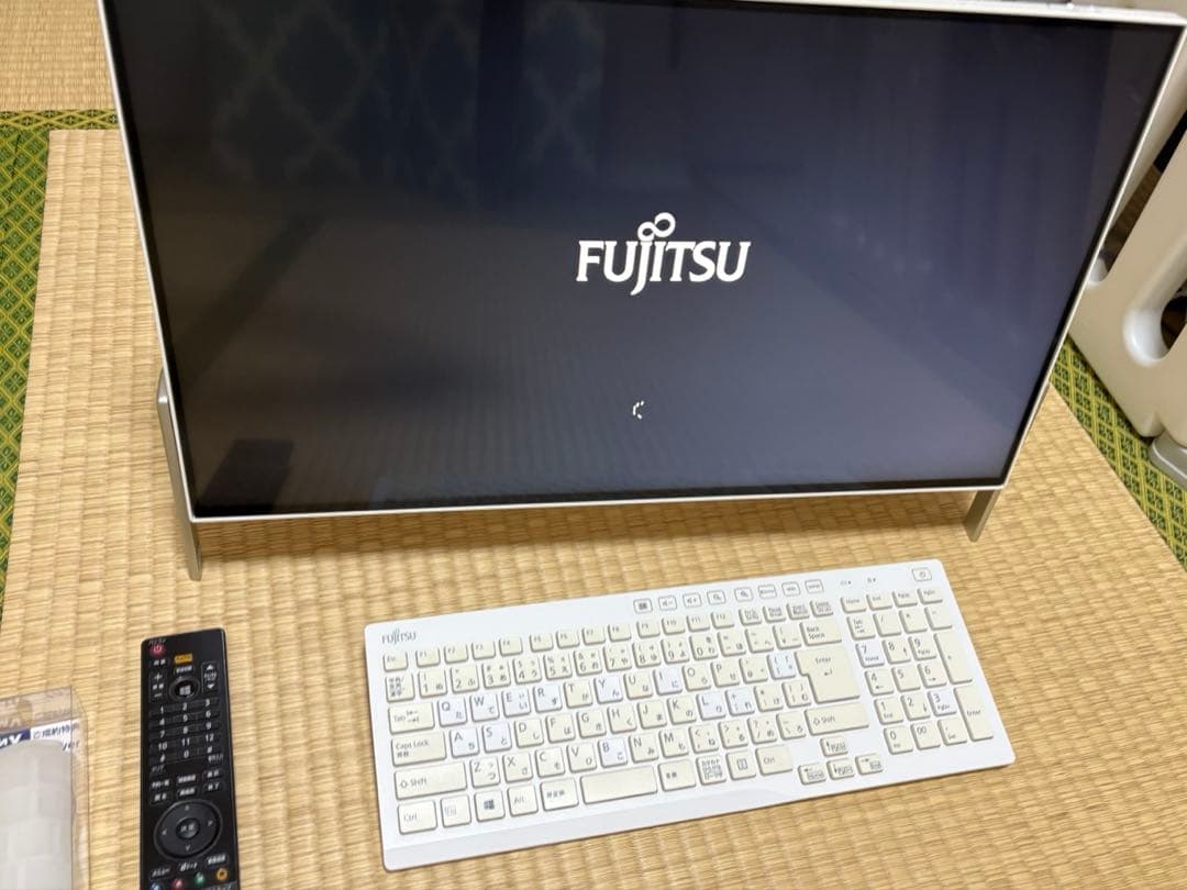 富士通ESPRIMO FH77/B1（メモリ増設16GB）