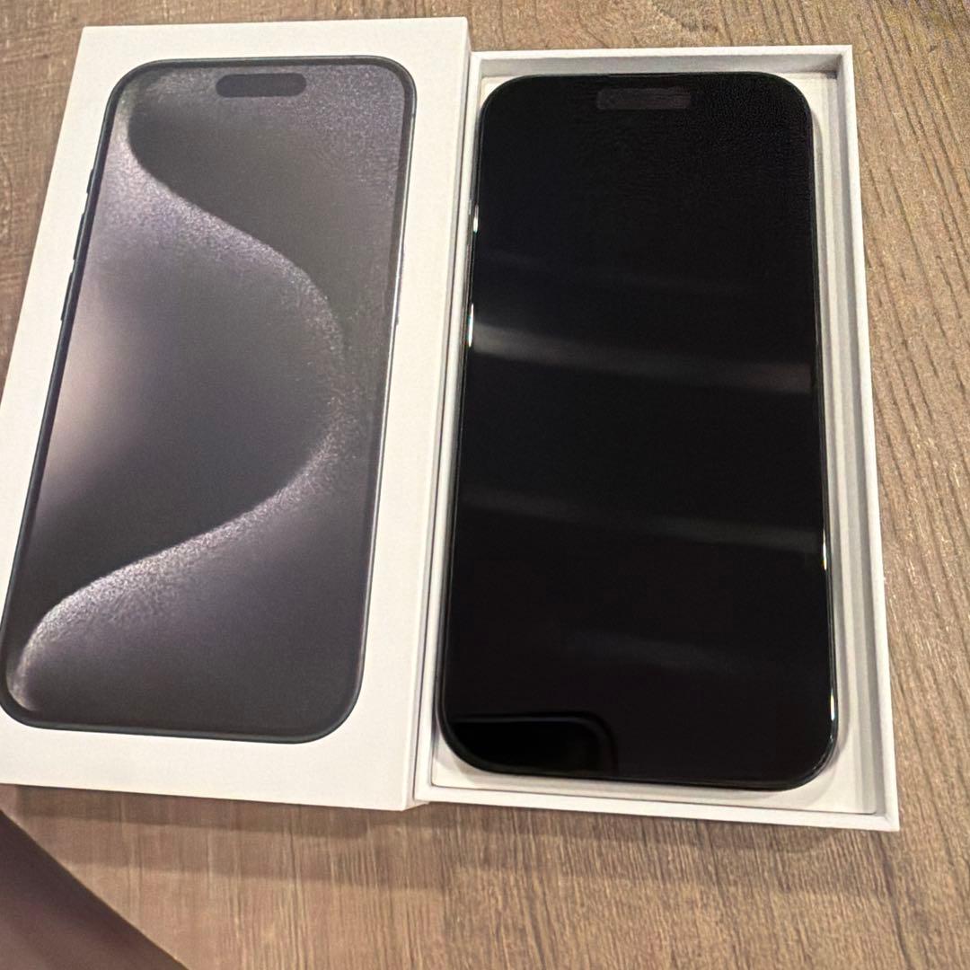 【美品】iPhone 15 Pro 256GB 箱・充電ケーブル付き