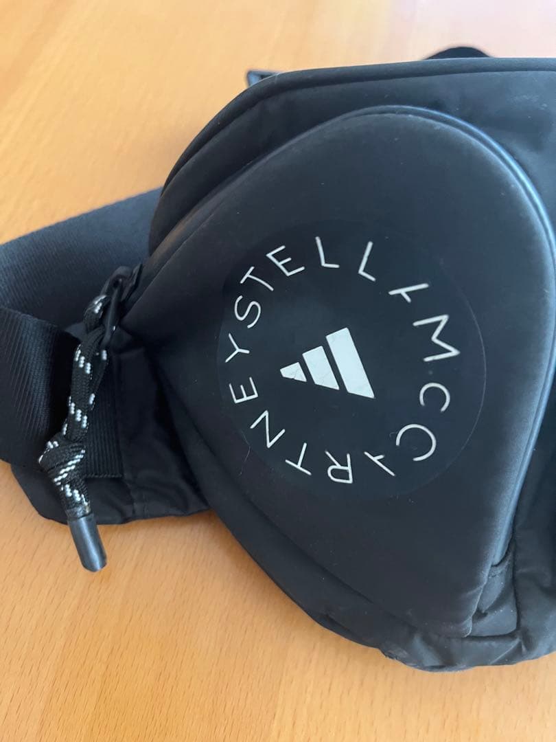 アディダス　STELLA McCARTNEY ブラック ボディバッグ