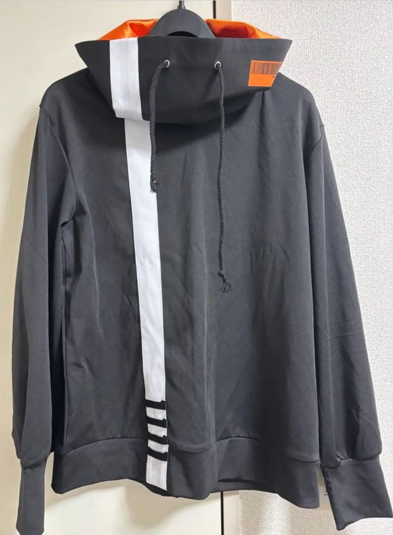 アルバーン・ノックス　衣装