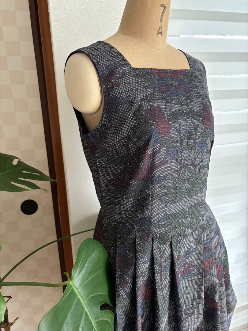 本場大島紬で大人可愛いワンピース、ジャンバースカートに