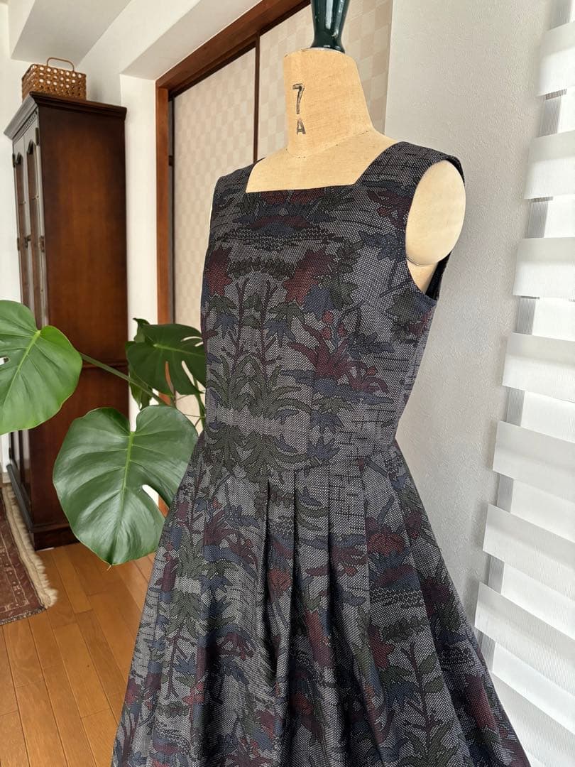 本場大島紬で大人可愛いワンピース、ジャンバースカートに