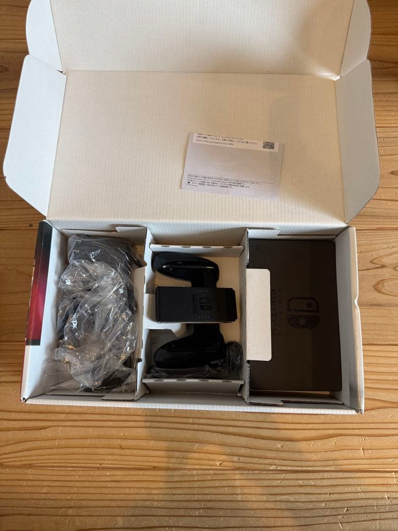 Nintendo Switch ネオンブルー・ネオンレッド