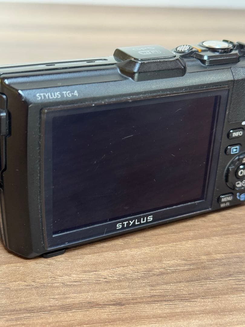 OLYMPUS Tough TG-4 コンパクトデジタルカメラ