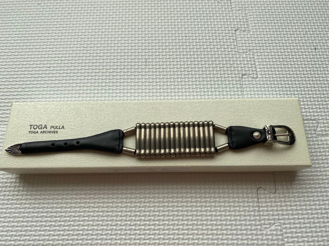 【新品】TOGA / レザーブレスレット / バックル