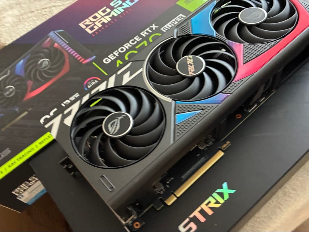 グラフィックボード・グラボ・ビデオカード ASUS GeForce RTX 4070 super STRIX