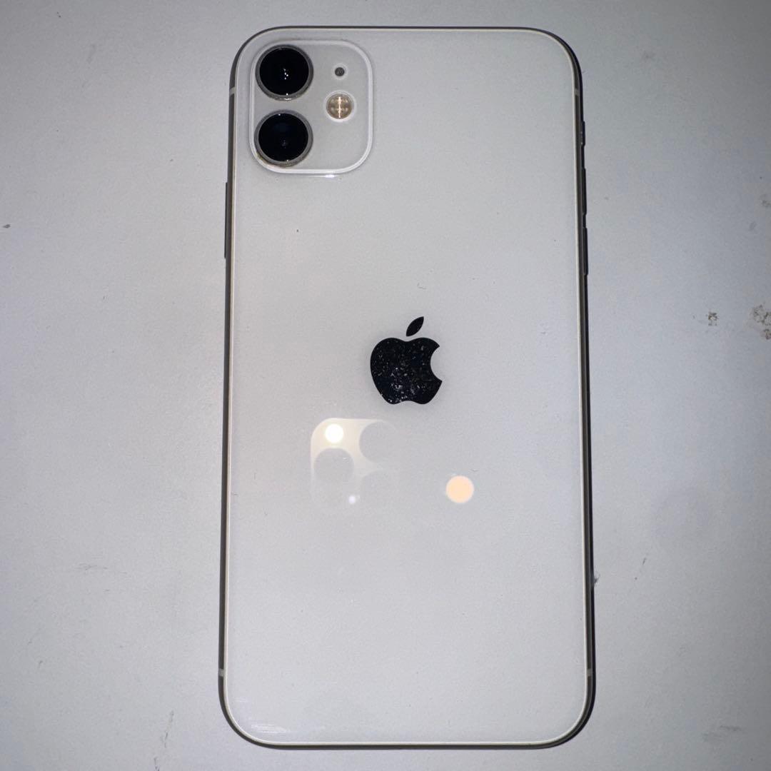 Apple iPhone 11 ホワイト 本体　SIMフリー　最終値下げ