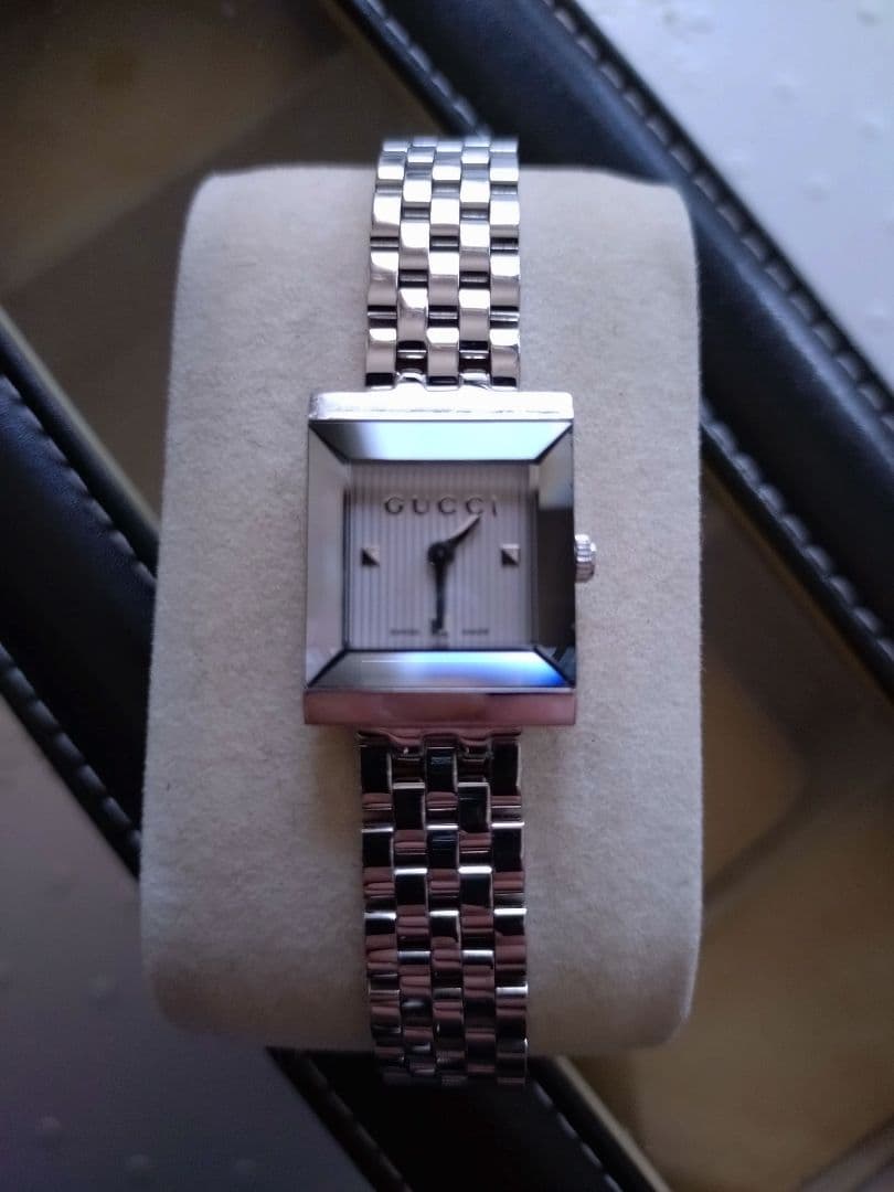 GUCCI 128.4 シルバースクエア レディース腕時計