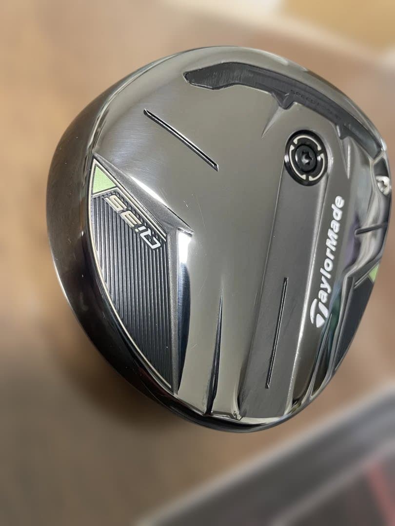 テーラーメイドQi35 フェアウェイウッド　3WHL ベッドのみ　カバー付