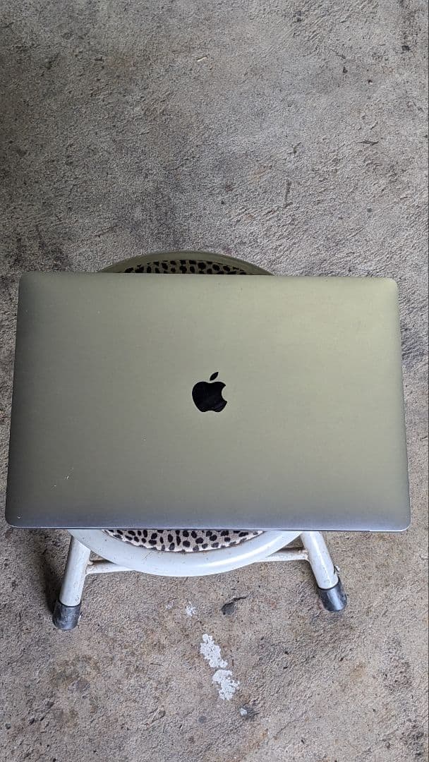 MacBook本体 MACBOOK Pro A1990 EMC 3215