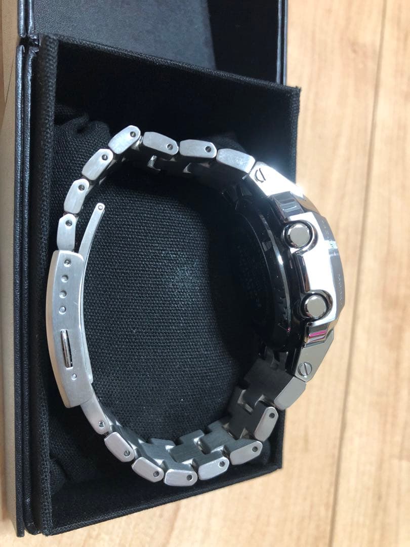 G-SHOCK AWM-500D-1AJF電波ソーラー