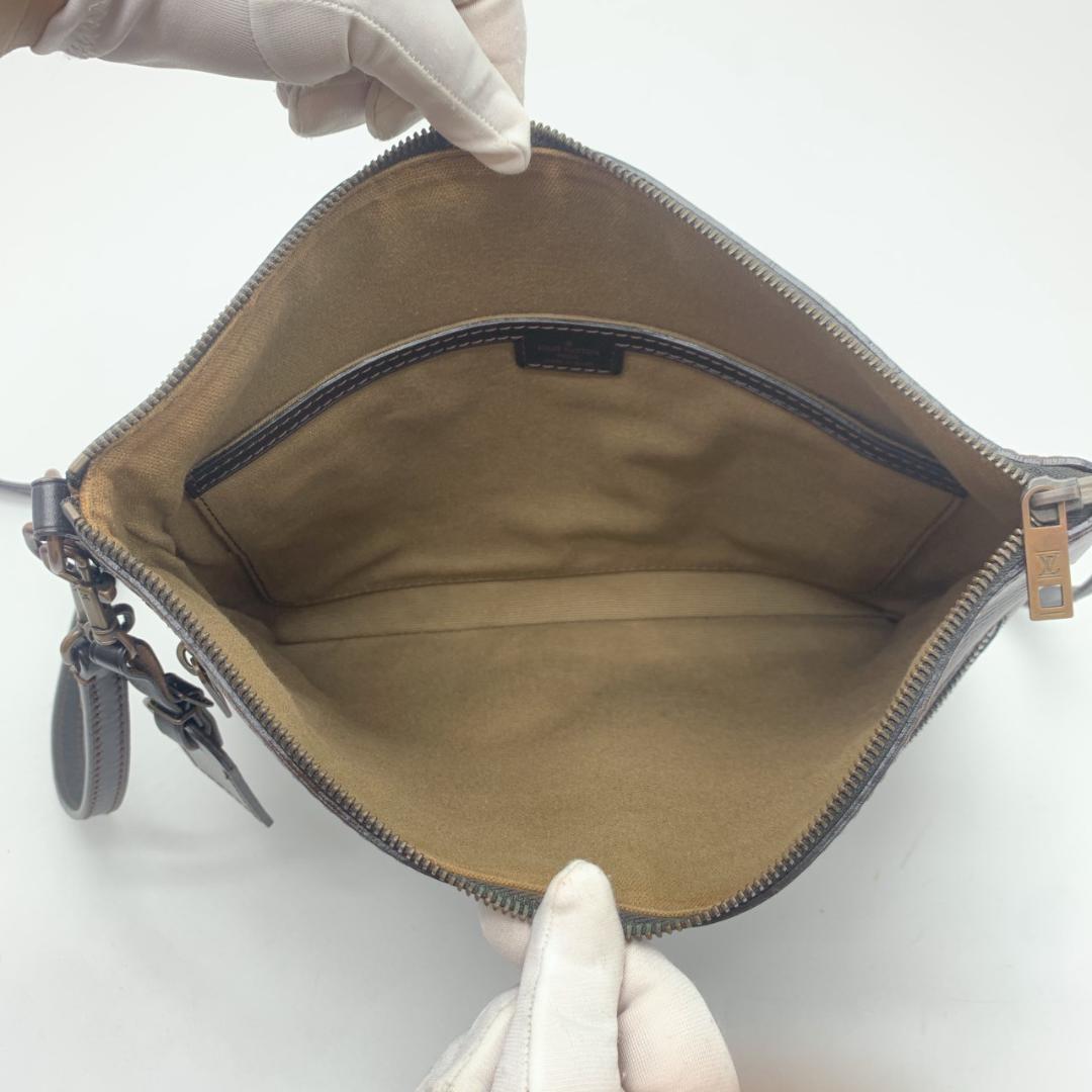 ルイヴィトン ユタ サックプラ カフェ ショルダーバッグ メッセンジャー 茶