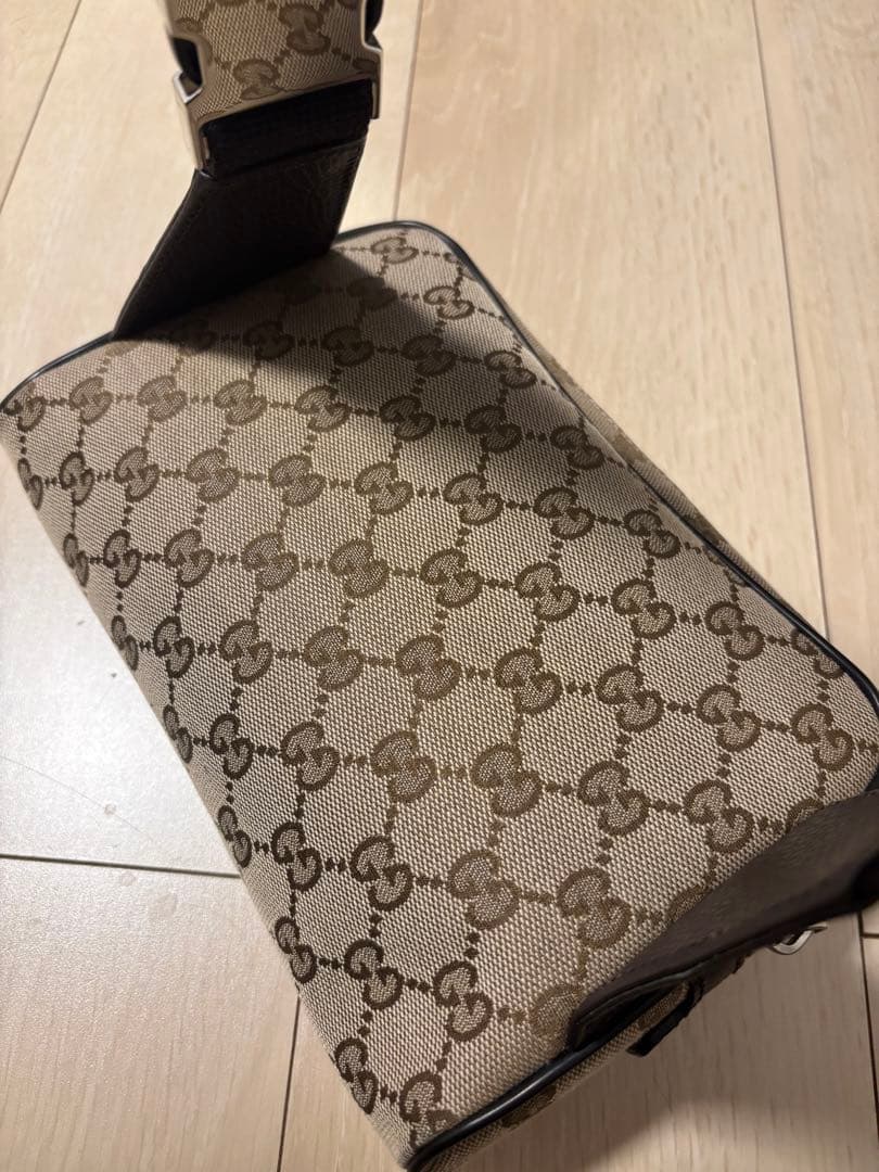 Gucci GGキャンバス　ボディバッグ