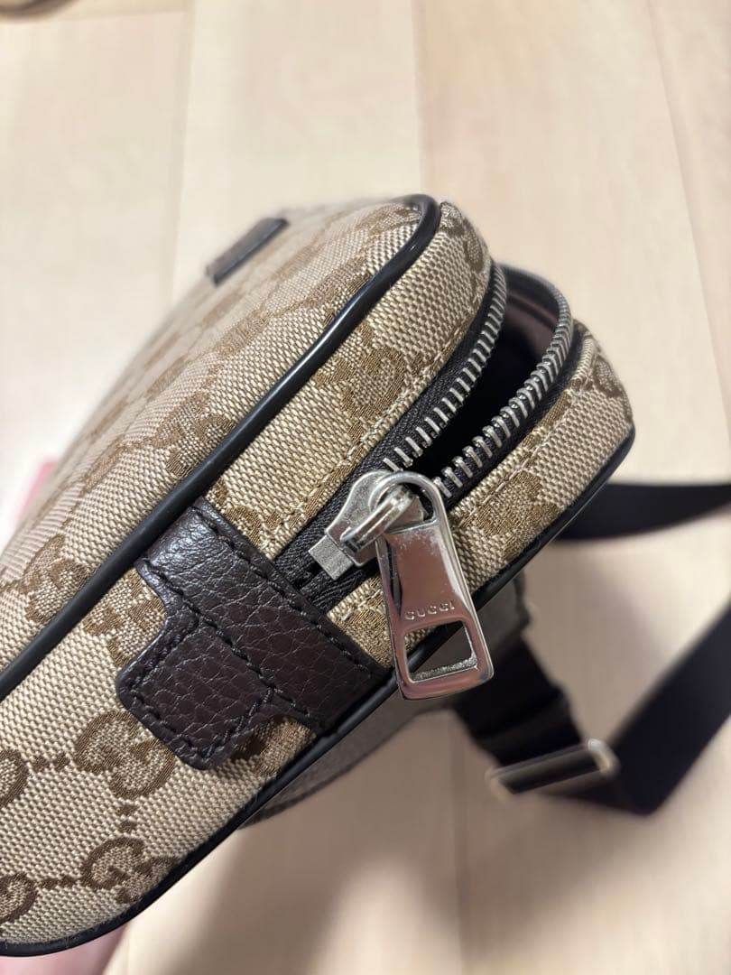 Gucci GGキャンバス　ボディバッグ