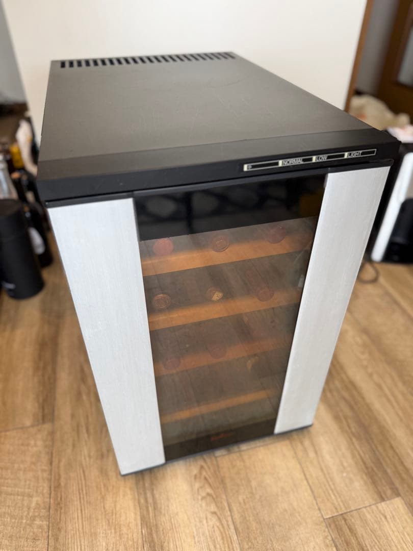 Funvino ファンヴィーノ ワインセラー12本収納　稼働確認済み　引取可