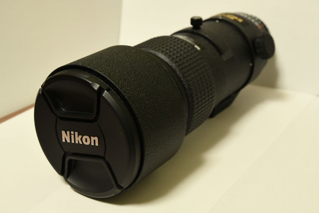 Nikon AF NIKKOR 300mm F4 ED　(フロントキャップ付)