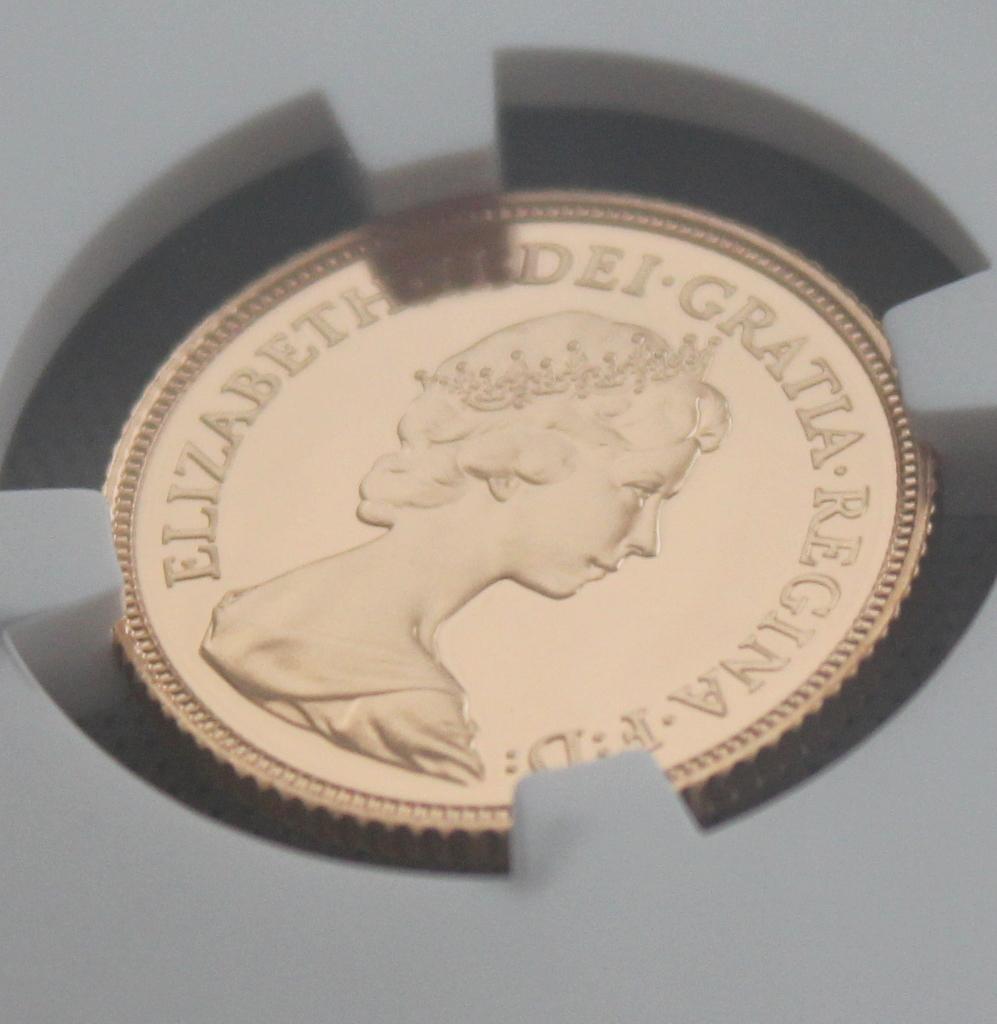1984年イギリス エリザベス2世 1/2ソブリン金貨 NGC PF70DCAM