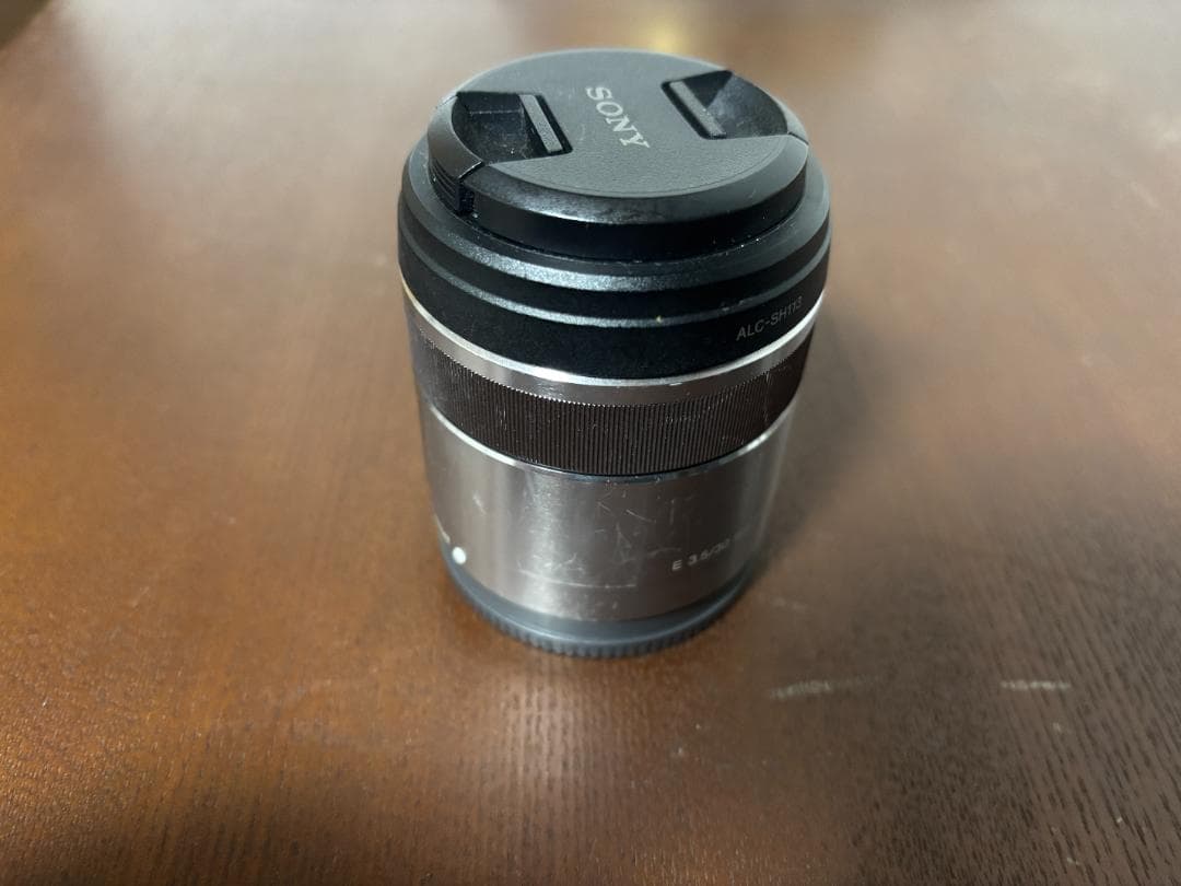 Sony E 30mm F3.5 Macro レンズ