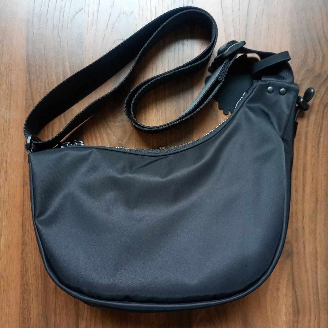 オニツカタイガー　ショルダーバッグ メッセンジャーバッグ