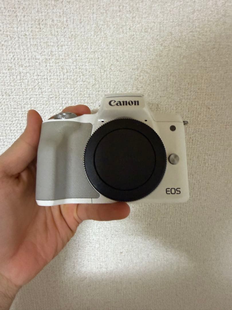 Canon EOS kiss m2 ミラーレスカメラ ホワイト