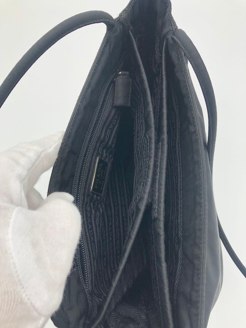 PRADAプラダナイロントートバッグ