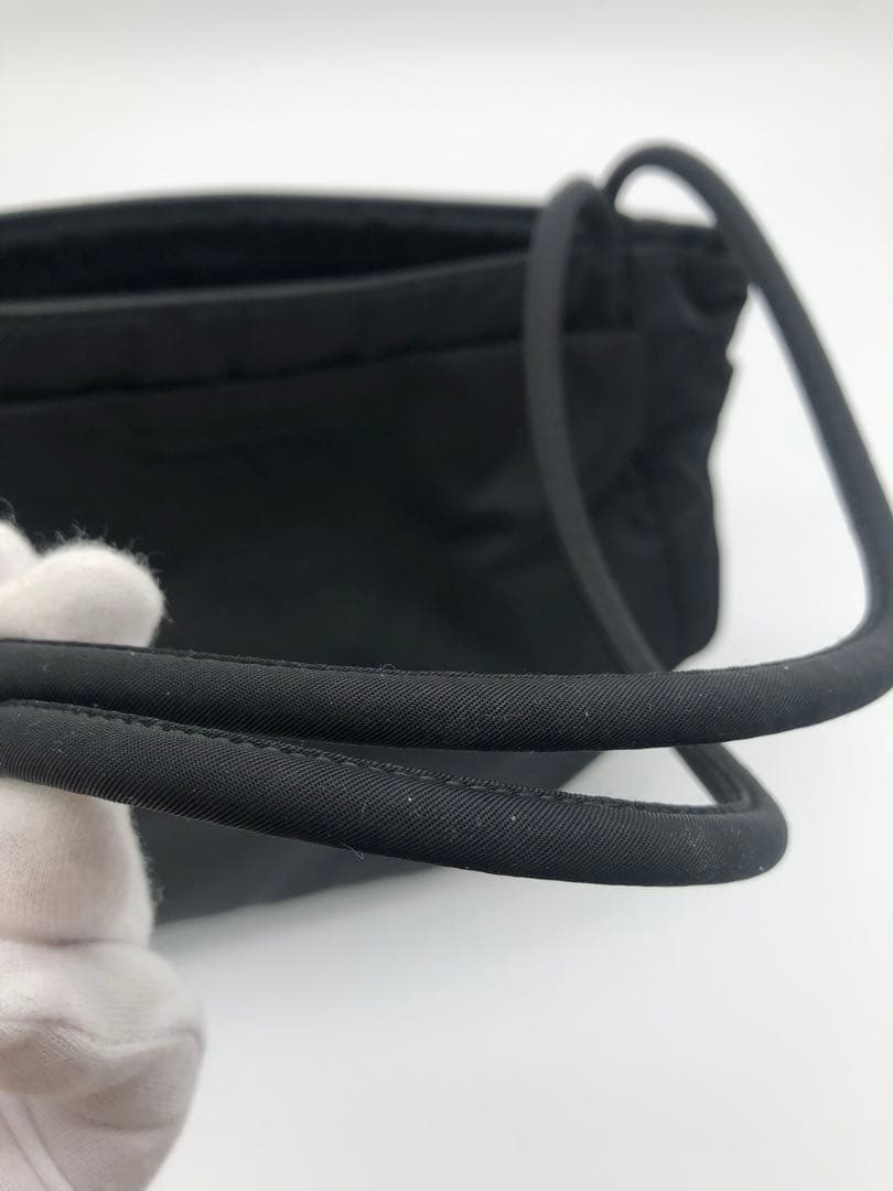 PRADAプラダナイロントートバッグ