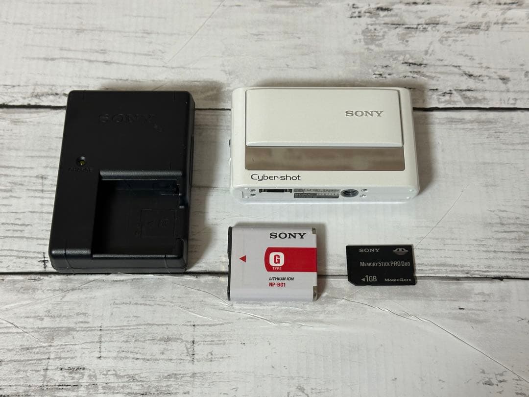 美品　SONY Cyber-shot DSC-T20 ホワイト 本体