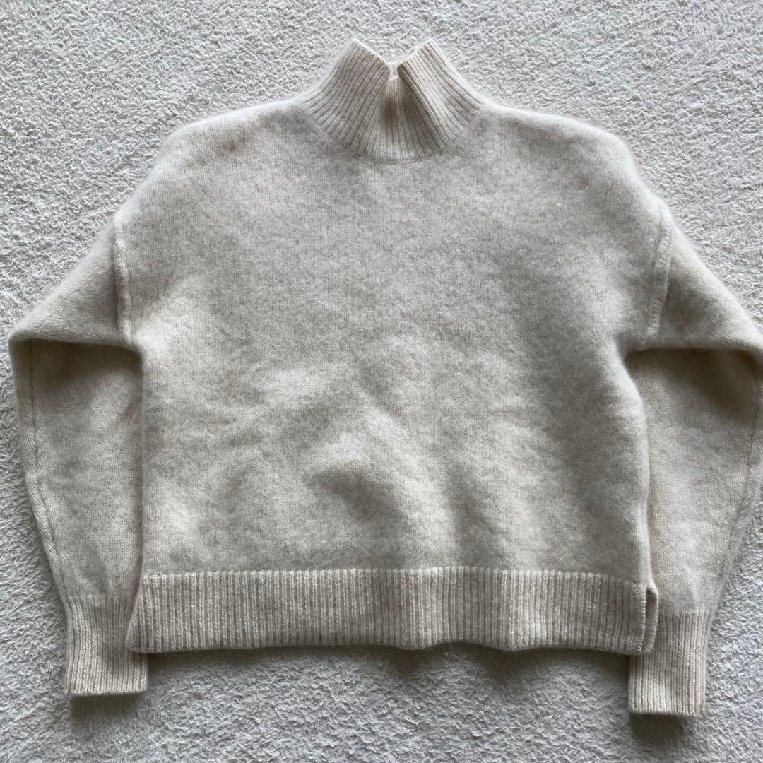 【みすけ】2023年モデル　ビアズリー　ホワイトヤクプルオーバー