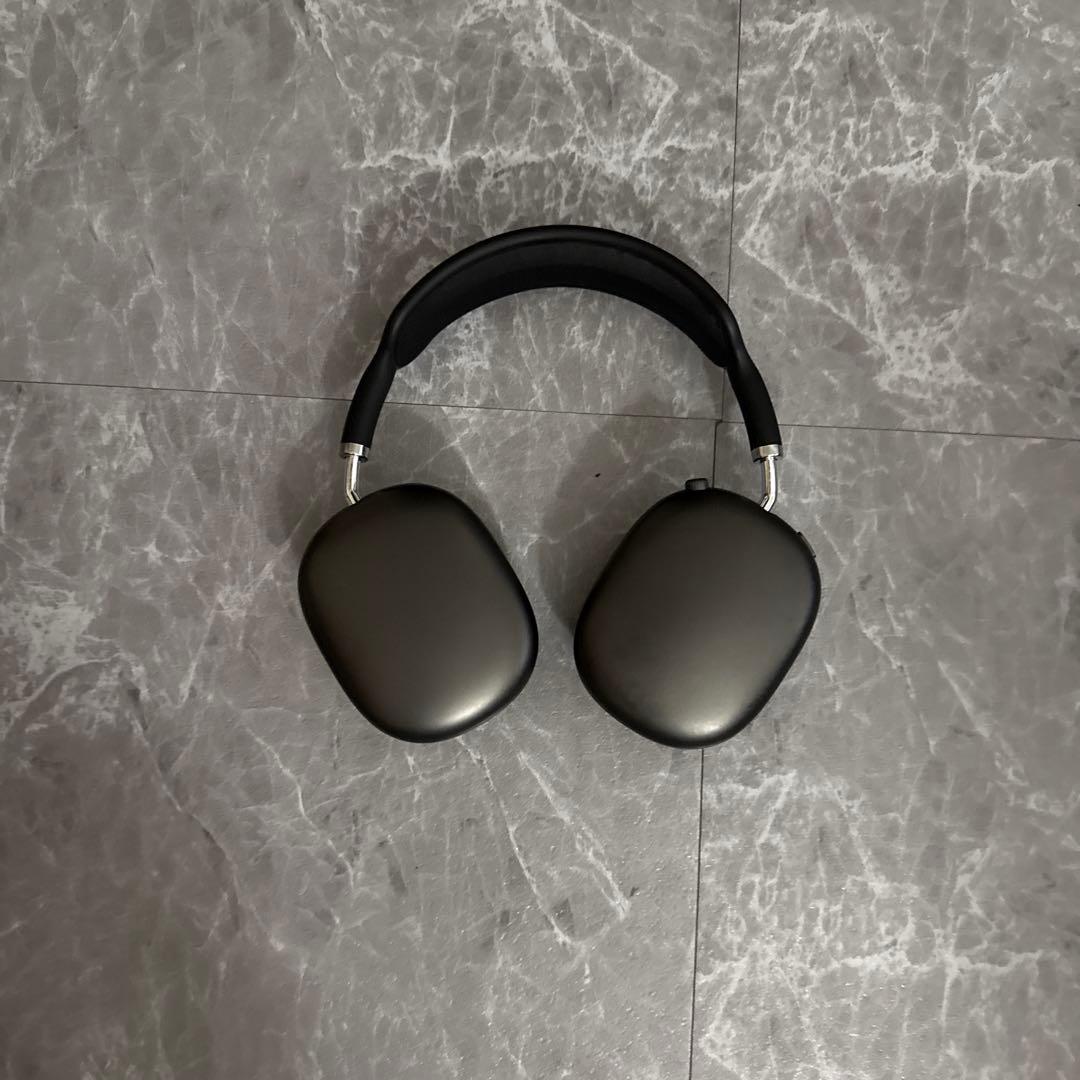 ブラック ワイヤレスヘッドホン オーバーイヤー型