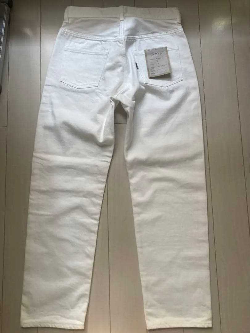 YAECA ホワイトスリムテーパードデニム　新品未使用
