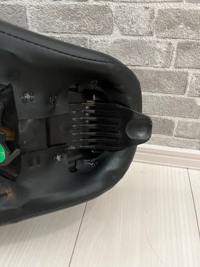 ハーレーダビッドソン純正 バイクシート XL1200 X