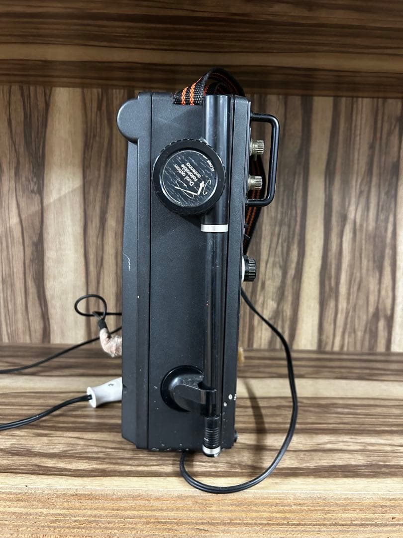 TOSHIBA TRK-2000 ラジオ・カセットプレーヤー