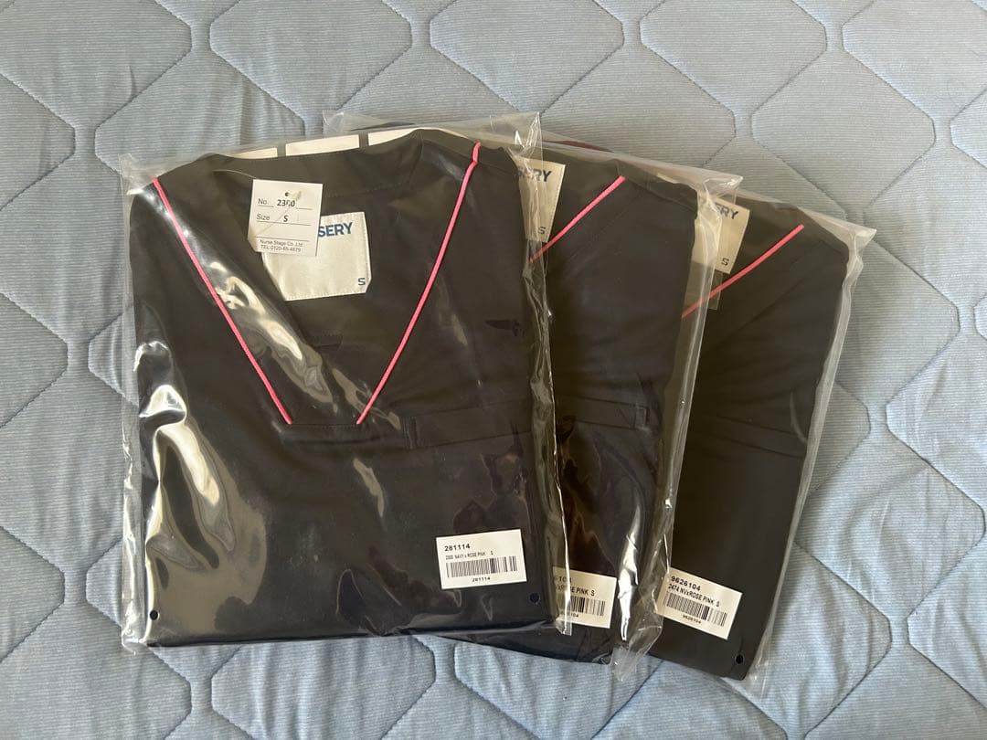 ナース服　スクラブ