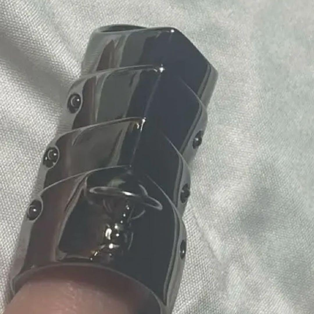 ヴィヴィアン　アーマーリング　ガンメタル