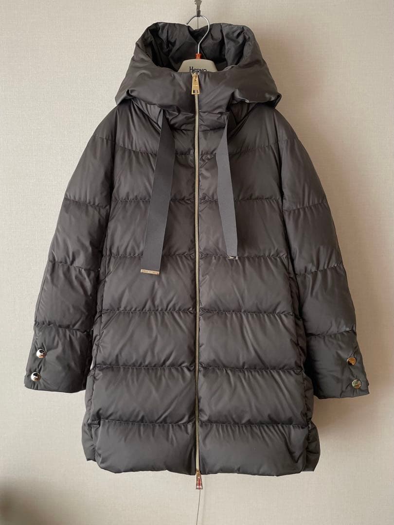 【ゆかです】HERNO/ヘルノ　ダウンジャケット42【美品】軽暖