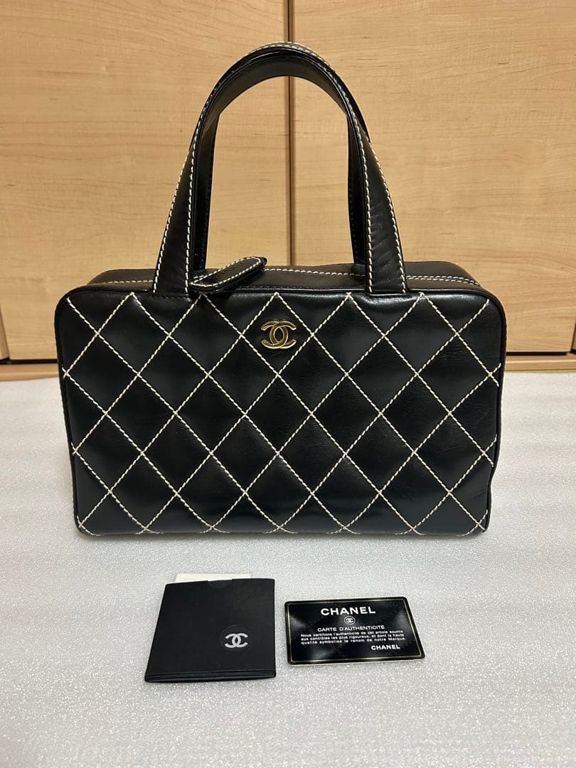 美品　シャネル　CHANEL ハンドバッグ　白ステッチ