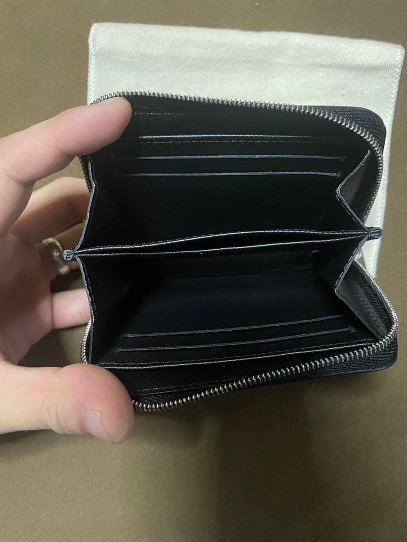ルイヴィトン　ジッピーパース　エピ　ケース