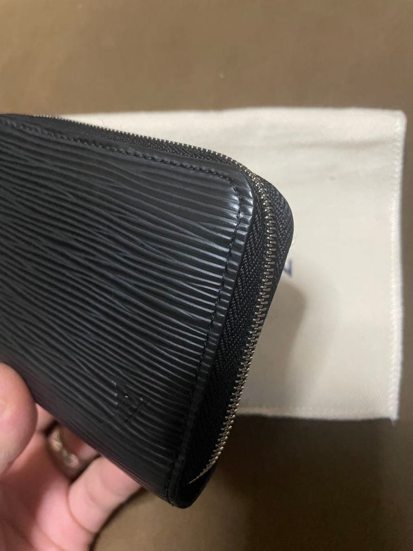 ルイヴィトン　ジッピーパース　エピ　ケース