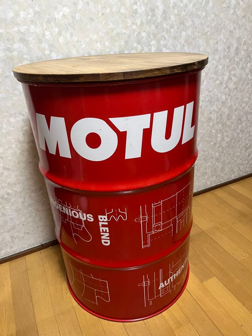 MOTUL ドラム缶型カウンターテーブル