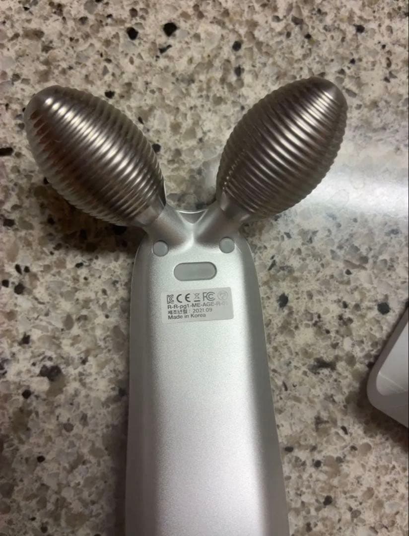 メディキューブAGE-RショットEMS美顔器セット