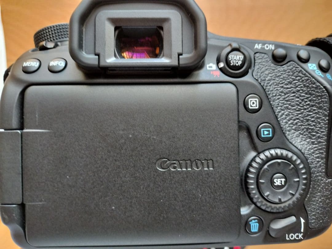 ☆Canon EOS 80D デジタル一眼レフEF-S 18-135mm