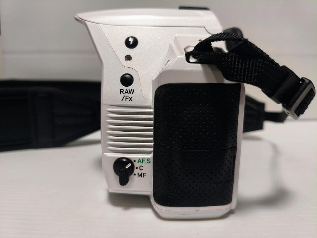 【黒死病対策】【内臓電池交換】ペンタックス　PENTAX K-30 綺麗な白