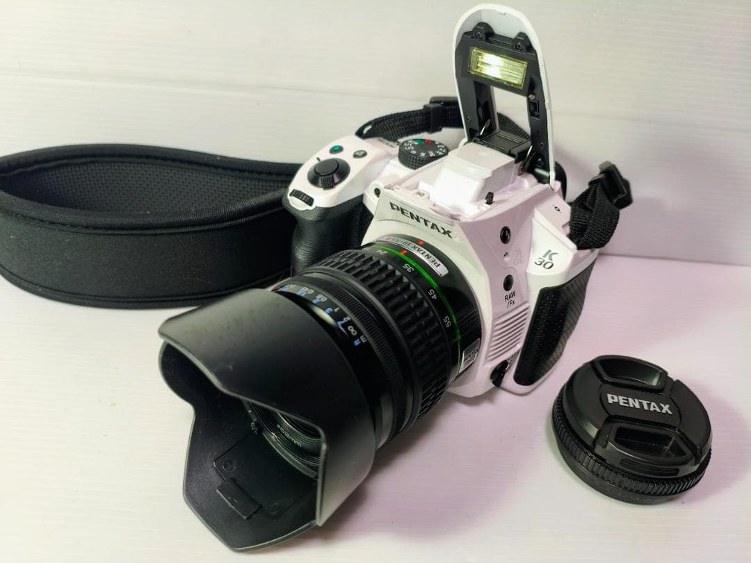 【黒死病対策】【内臓電池交換】ペンタックス　PENTAX K-30 綺麗な白